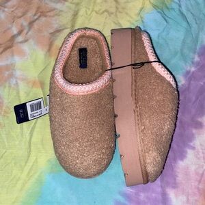 NWT RACHEL Rachel Roy pink Sherpa Slip-On Mules with Knit Trim